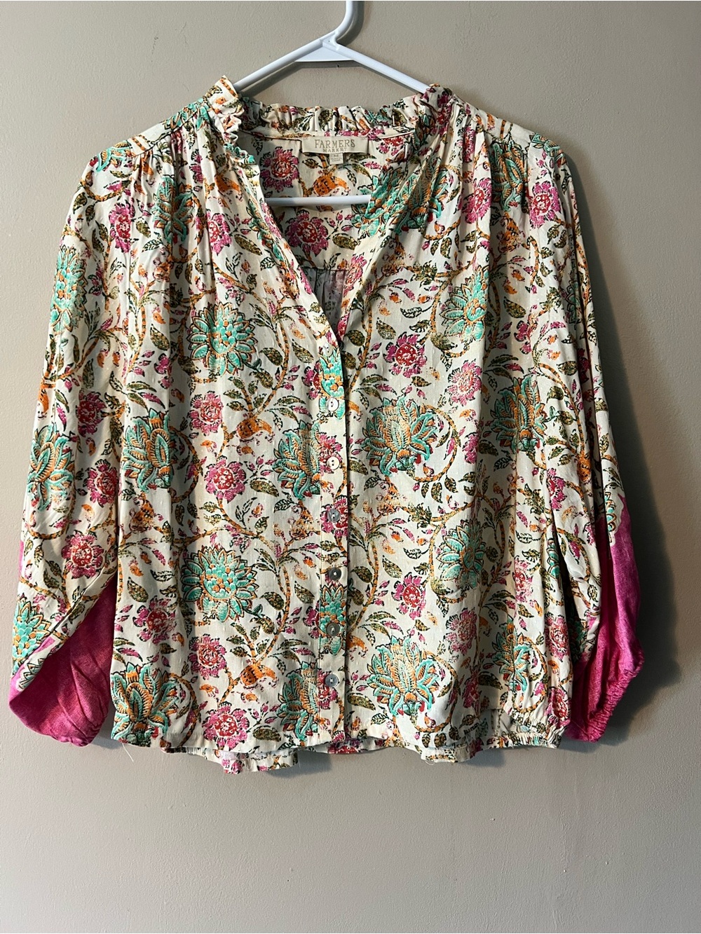 Farmers Market Women's Puff Sleeve Top. It features a colorful floral print sz M